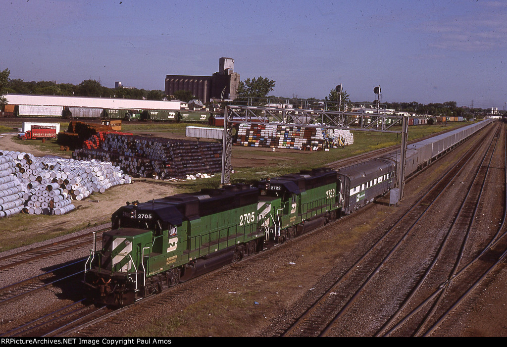 BN 2705 with BIRR Roadrailer train